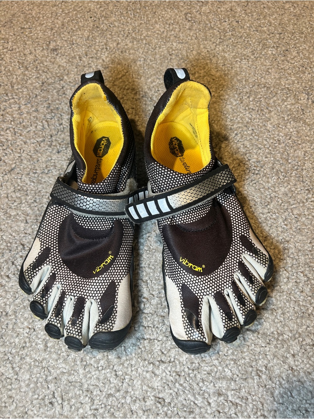Vibram FiveFingers Speed / Sprint Toe Shoes Black Silver Size 38